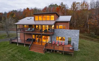 4 Bedroom Contemporary Mountain Home
