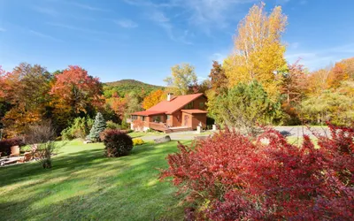 Peaceful 6BR Getaway | Fire Pit & Hot Tub