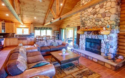 Scenic Log Cabin Retreat on 40 Private Acres