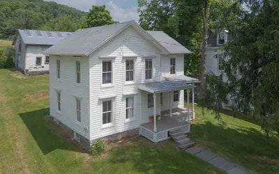 Golden Harvest Farmhouse • Classic Upstate Fall