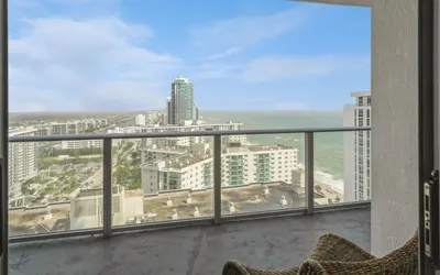 Lyfe building - 2 bedroom apartment over the beach
