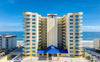 Luxurious Oceanfront 3 Bed 2 Bath Condo