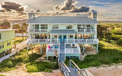 6 Bedroom, Huge Decks, Pets, Oceanfront!
