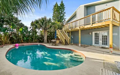 Flip Flop Bungalow with Pool