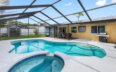 Villa W pool in Clearwater | Sleeps 7, Great Location