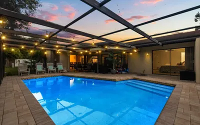 Family-Friendly 4BR Getaway Saltwater pool