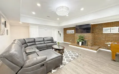 Brand New 5-Bedroom Beach Villa -1 Minute to Beach