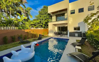 The Botanical Oasis in Las Olas with Pool Near the Beach