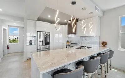 Oceanview Escape – Pool, Hot Tub & Private Deck!