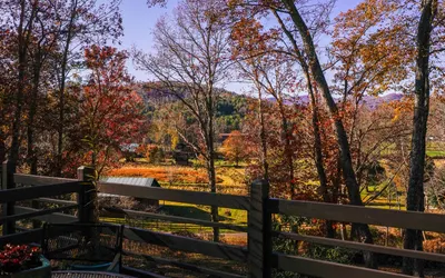 Hawk’s Landing Lodge | Hot Tub, Views & Game Room