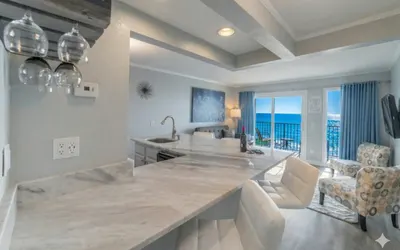 421 · Luxury Beach Condo with Waterfront Pool and Stunning Balcony