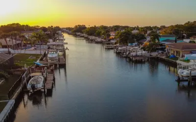 CANAL Oasis  Heated Pool-Hot Tub-Waterfront- Kayaks-Luxury