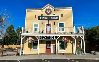 Sisters Bunkhouse Room #4 of 4 rooms (upstairs - no balcony)