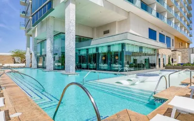 Palms place residance deluxe condo w/Pool & Gym