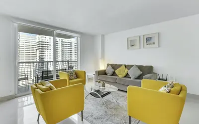 1 BR Suite in Brickell 25th Floor|Balcony|Parking!