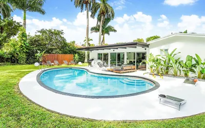 Tropicana Gem: 3BR Lush Oasis with Pool!