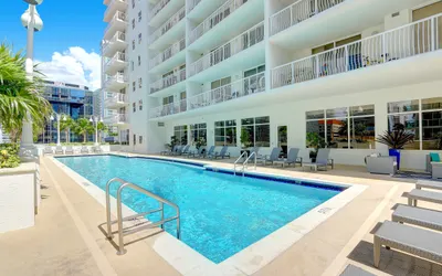 Chic and Pristine 1BR APT w/ Pool, Gym, & WFH!