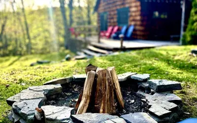 Private Cabin Retreat on 10 Acres!