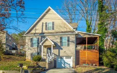 07) Downtown - 5 bedrooms - Pool Table