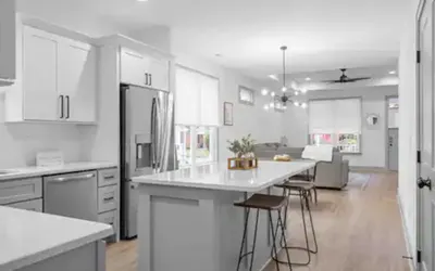 01) Downtown| Hot Tub | Pet Friendly