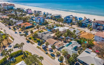 236D) 1BR Apt, Walk to Beach!