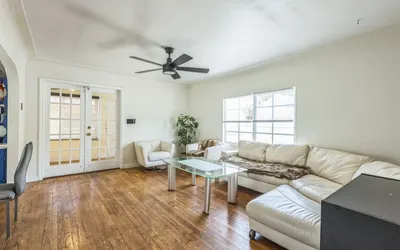 236B) 2BR Close to Beach and Downtown!