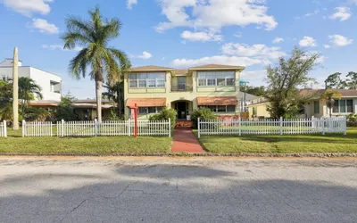236J) Bohemian Lakeview Retreat!