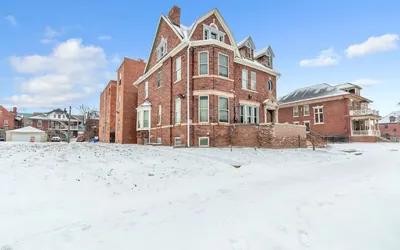 497) Historic 19th Century Gem "Regina"