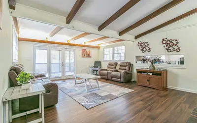 5 bedrooms | Safe neighborhood | 6 Flags