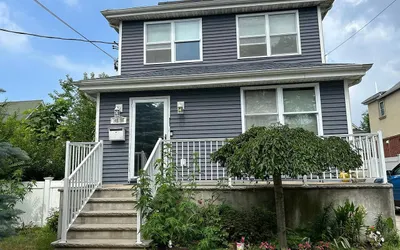 Home in Jamacia New York centrally located.