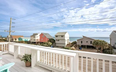 Cast-A-Waves - 2nd Row home w/ Ocean Views, Private Backyard with Pool and Hot Tub