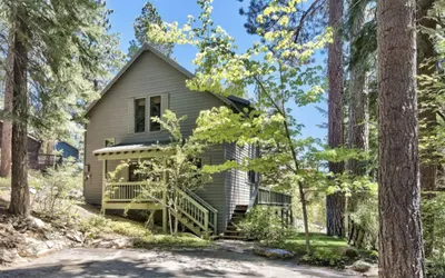Central & Cozy Cabin A+ Deck