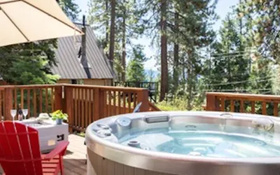 Lakeview Cabin for 8 with Private Hot-Tub and Pet Friendly