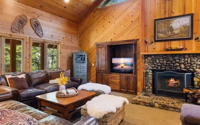 Luxury Tahoe Escape Minutes to Northstar Lake Bunkroom