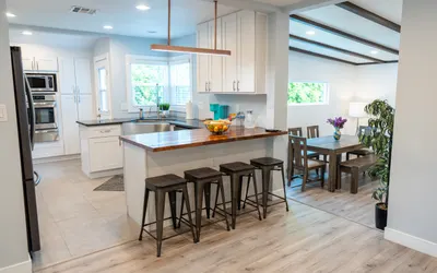 UPSCALE & UPGRADED BEAUTIFUL SPACIOUS 3BR HOUSE in ENCINO, FULLY RENOVATED with GARAGE & HUGE FENCED YARD/PATIO AT END OF CUL-DE-SAC p84