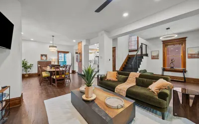 German Village Heritage House, 5 Beds + Hot Tub!