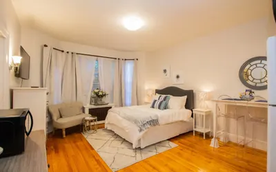 Furnished First-Floor Studio in Coolidge Corner