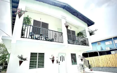 Casa Playa: 3BR/2BA, sleeps 8  Air conditioned