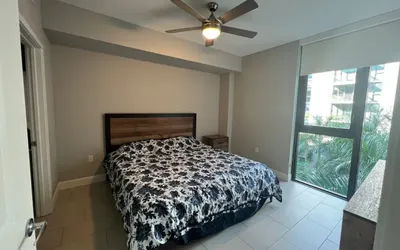 Upscale Condo Balcony w/ Pool View/ Garage Parking/ Smart TV/ Wifi/ Pet Friendly