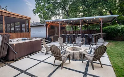 Ol' Sarge: Century-Old Retreat, Outdoor Amenities & Cozy Charm