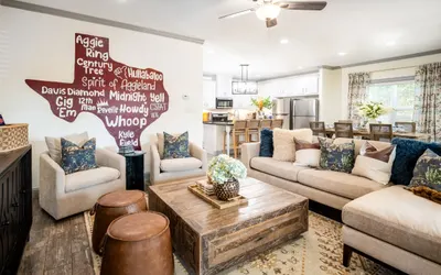 Gallop & Gig'em Getaway - 5 BR/5.5 Bathroom Retreat