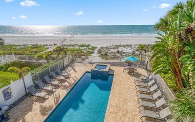 Four Shores #3 Gulf Condo Direct Gulf w Pool & Spa