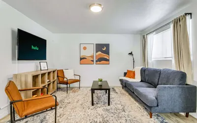Cozy 2BR Apt w/ Parking near Downtown SLC