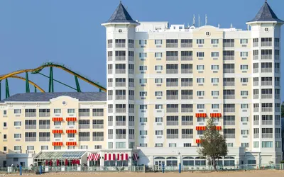 Cedar Point's Hotel Breakers