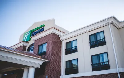 Holiday Inn Express & Suites Morton - Peoria Area, an IHG Hotel