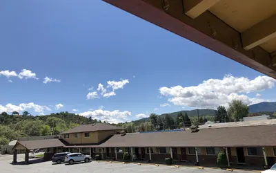 Klamath Motor Lodge