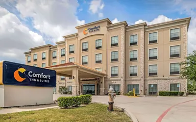 Comfort Inn & Suites Fort Worth - Fossil Creek