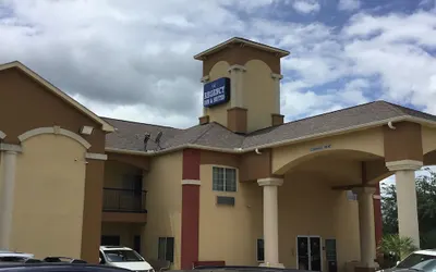 Regency Inn & Suites - Baytown