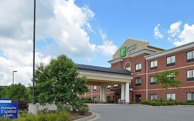 Holiday Inn Express & Suites Bridgeport, an IHG Hotel