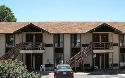 Jamestown Railtown Motel